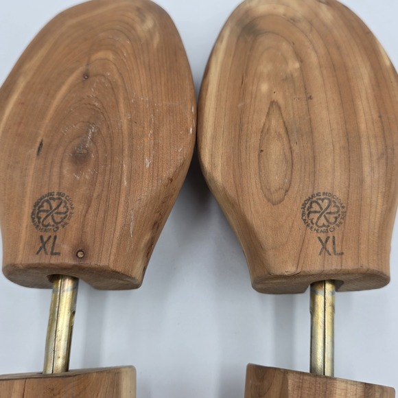 Heart of the Tree Aromatic Red Cedar Scented‎ Wood Tree Stretchers Size XL Pair - Picture 6 of 6